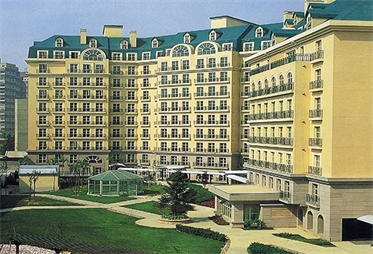 和乔丽晶公寓——英式管家 法式豪宅--- English butler   French mansion 